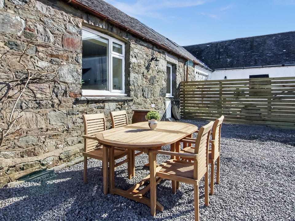 Sitting-out-area | Coelard The Barn - Coelard, Appin