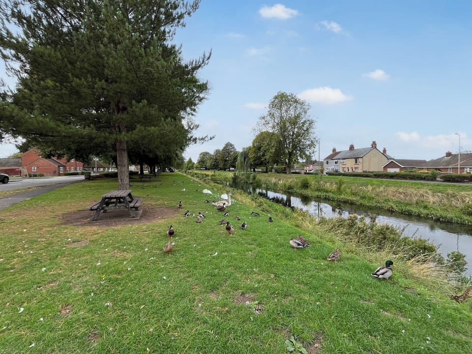 Surrounding area | Riverside Cottage, Spalding