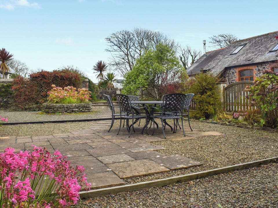 Outdoor | Courtyard Cottage, Hartland