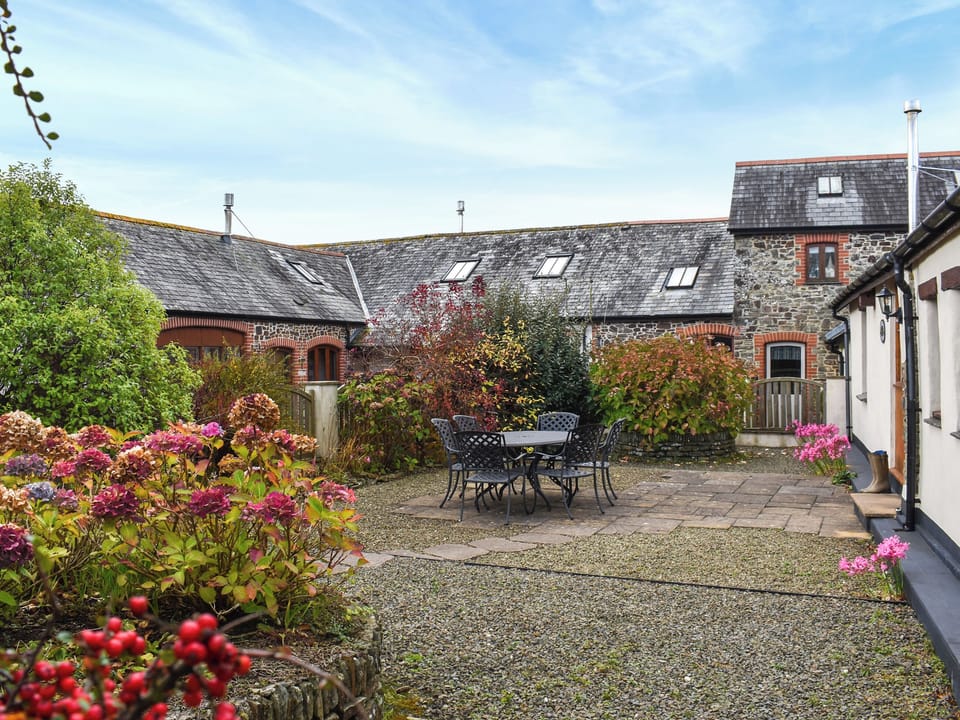 Outdoor | Courtyard Cottage, Hartland