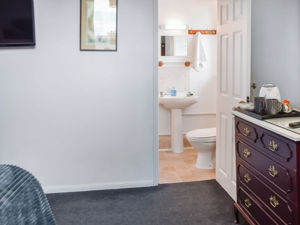 Twin bedroom | Sunnydene, Great Yarmouth