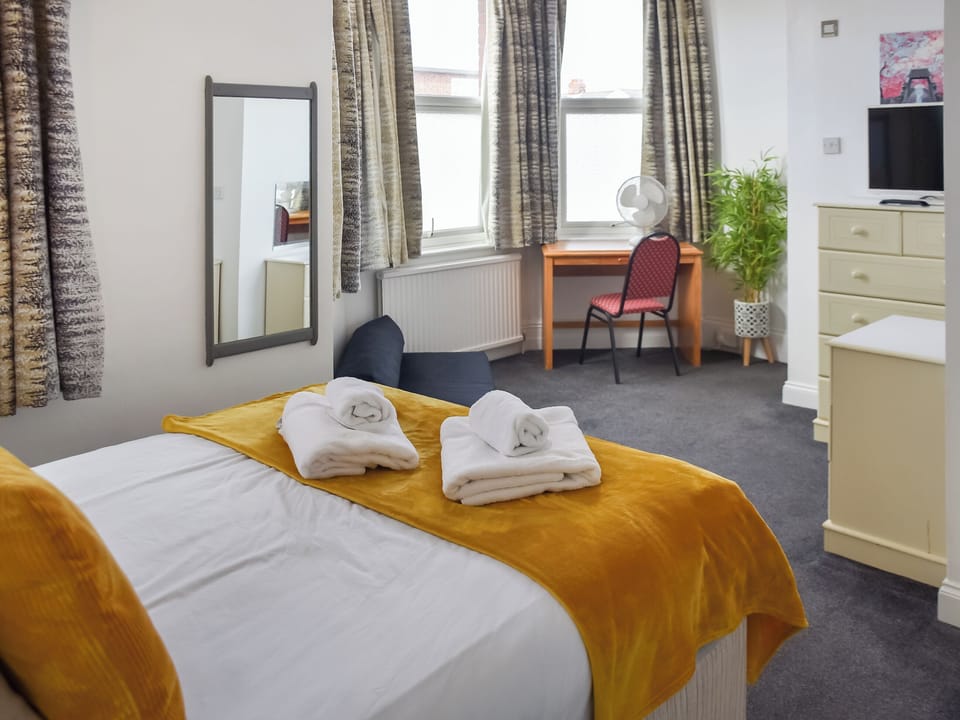 Double bedroom | Sunnydene, Great Yarmouth