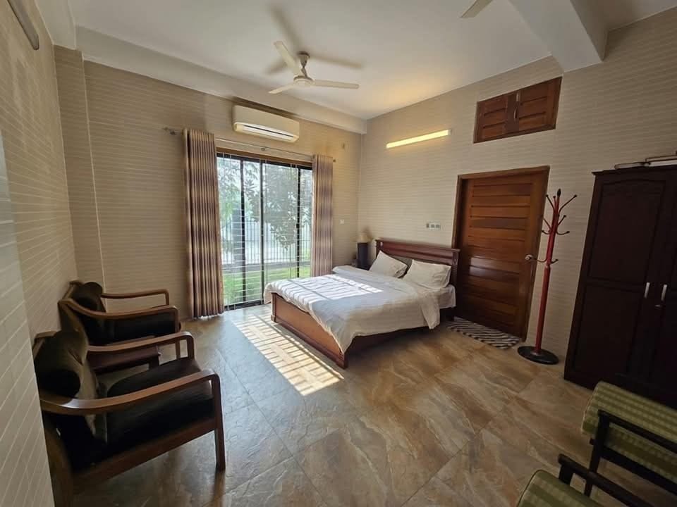 Premium Double Room, Balcony, Garden View | Bathroom | Free toiletries, hair dryer, towels, soap