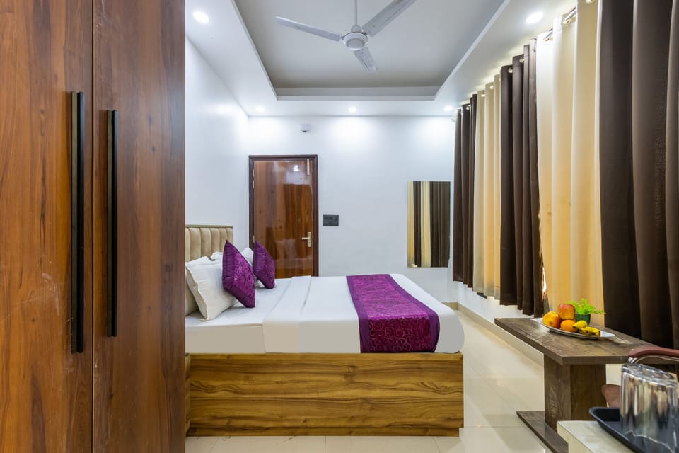 Deluxe Double Room | Free WiFi, bed sheets