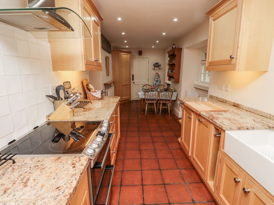 Dishwasher, cookware/dishes/utensils