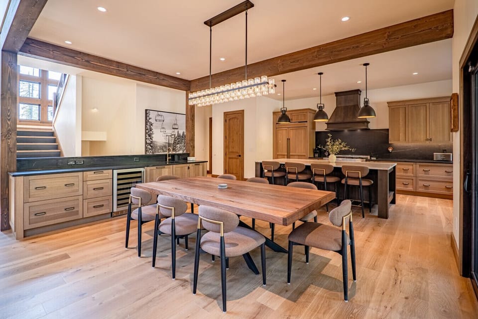 Fully Equipped Modern Kitchen + Dining Room