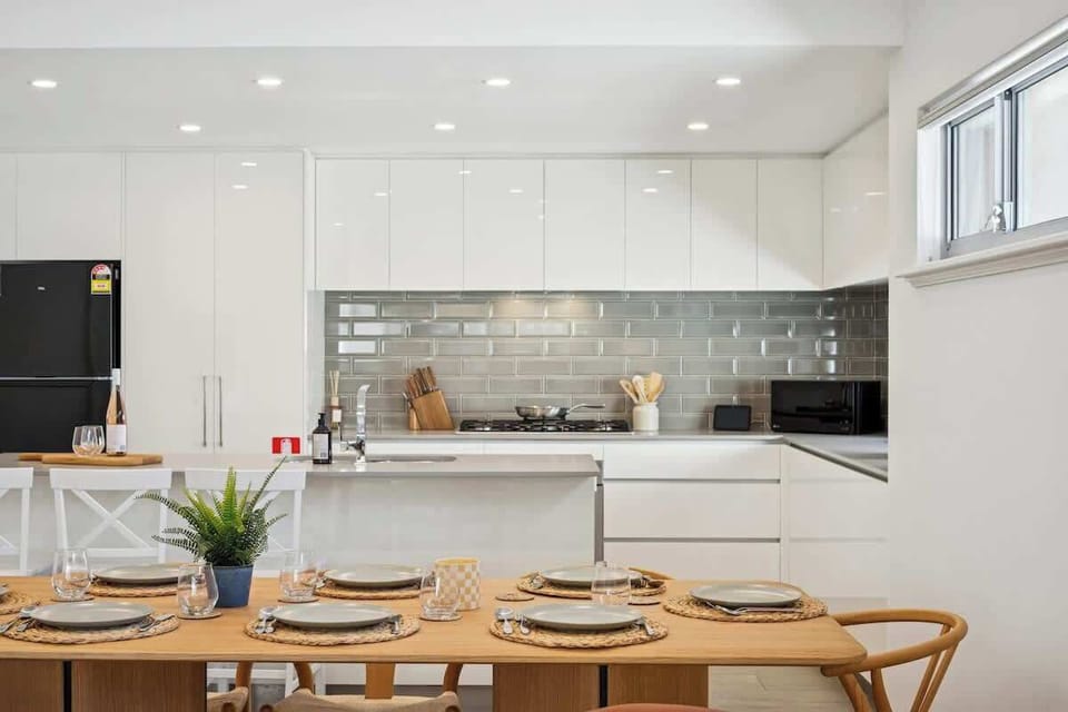 Large family kitchen with everything you need!