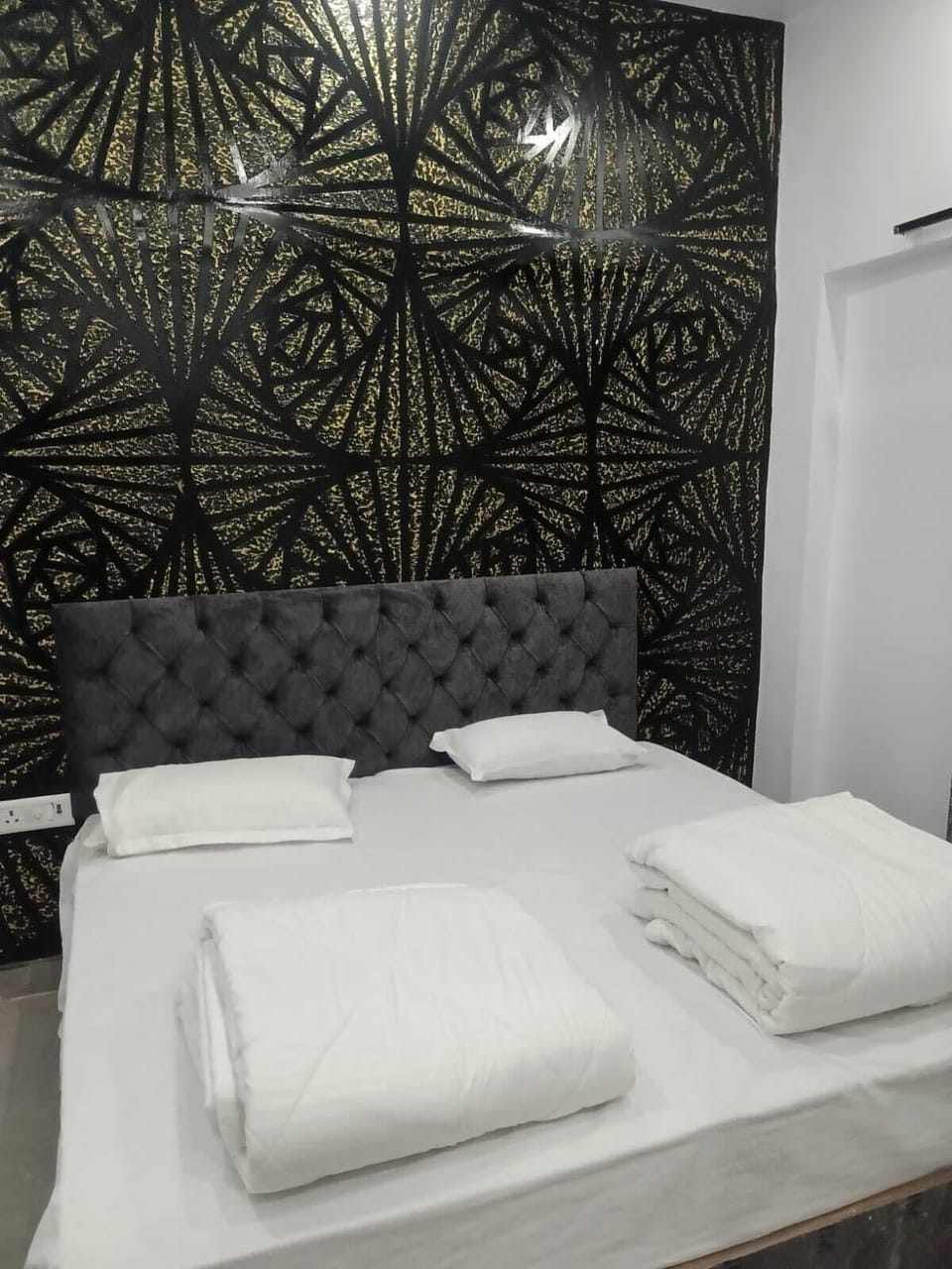 Single Room | Rollaway beds, free WiFi, bed sheets