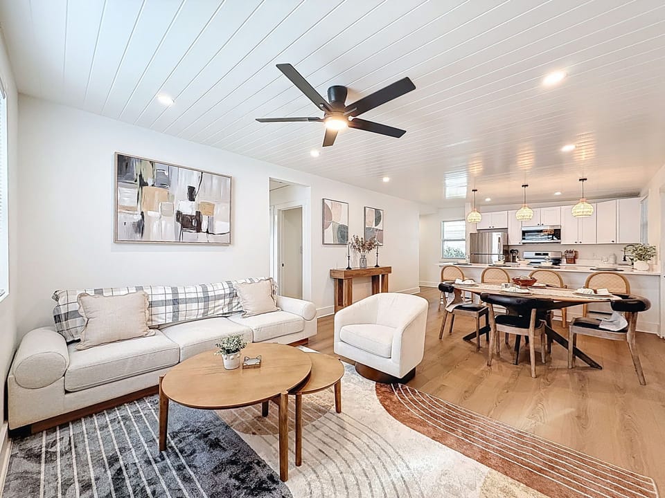 Living Room (Main Unit)