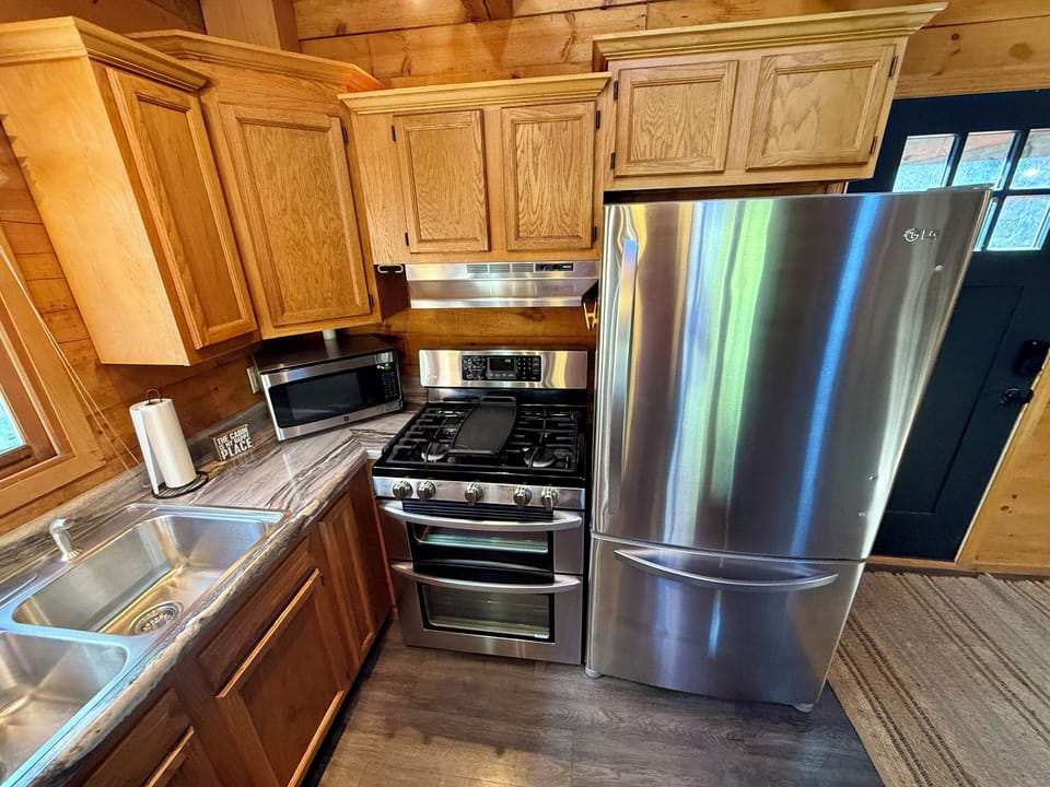 Gourmet kitchen