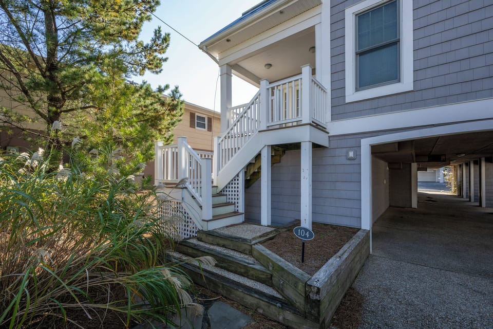 104 Fourth St Front Exterior View