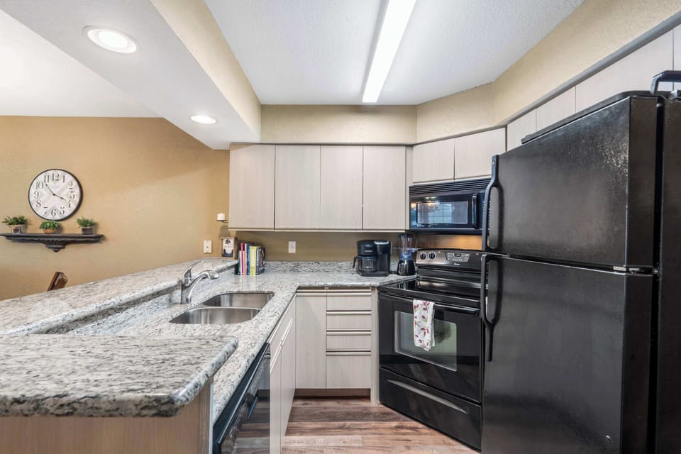 The open kitchen is well equipped for an unforgettable getaway​