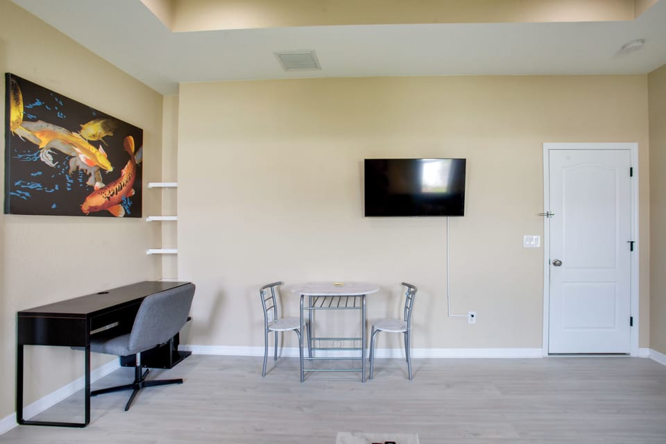 Apartment (0 Bedroom) | Interior