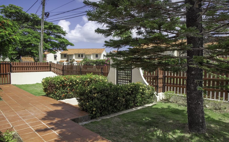 Villa, 4 Bedrooms | Property grounds