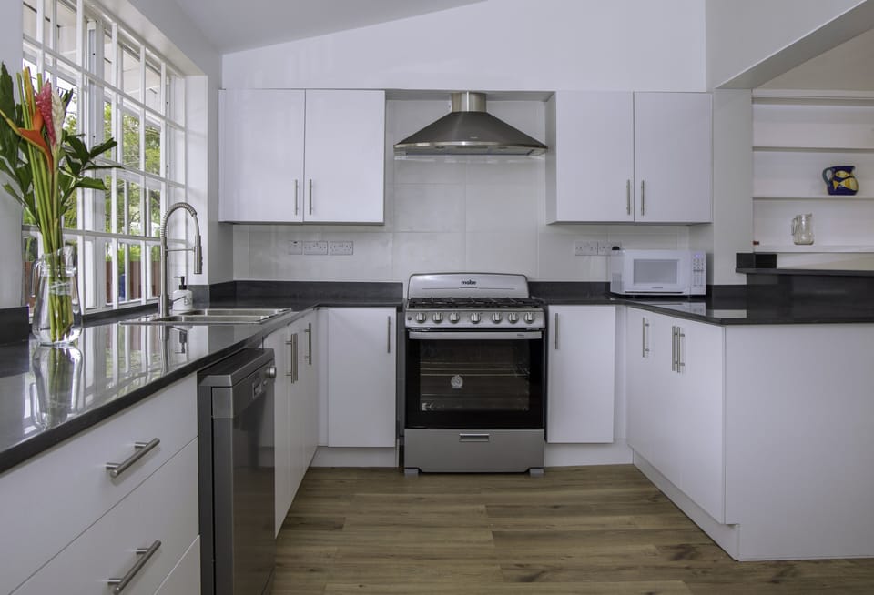 Villa, 2 Bedrooms | Private kitchen | Fridge, oven, coffee/tea maker, toaster