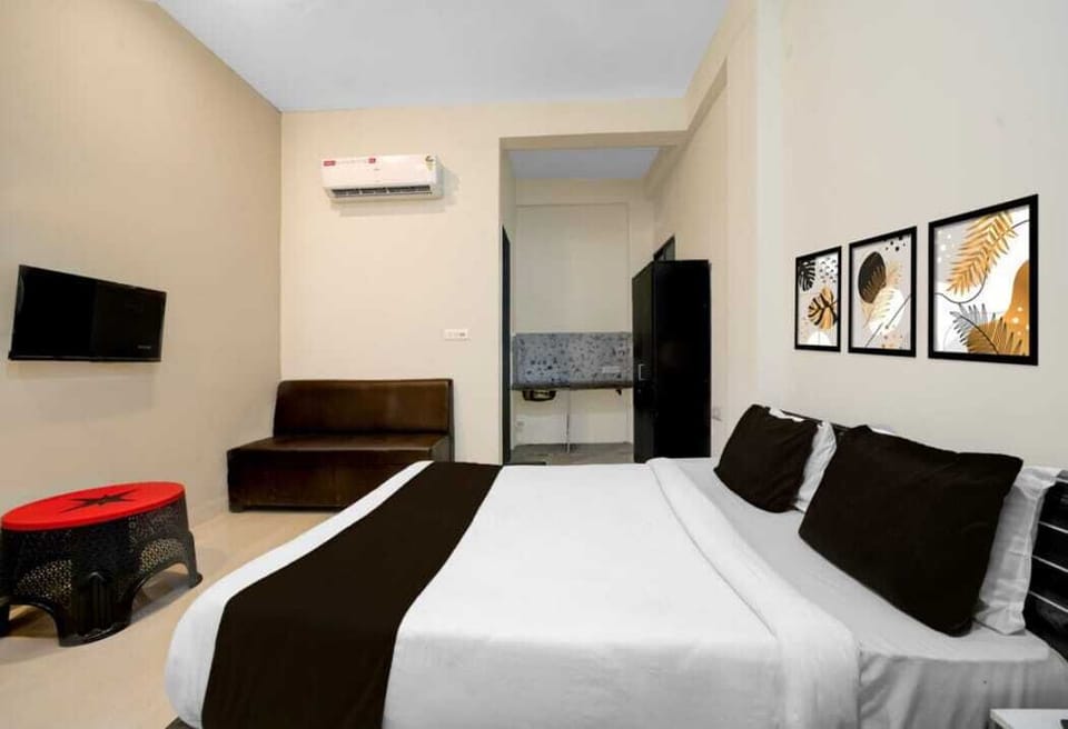Deluxe Double Room, City View | Desk, laptop workspace, WiFi (free)