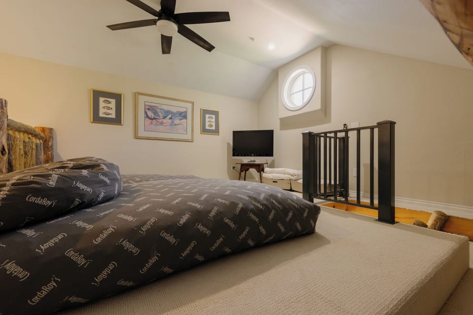 Bedroom Three - Bunk - Summer