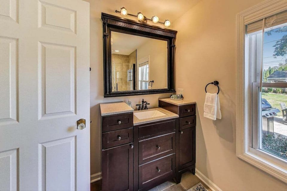 Primary Bedroom Ensuite