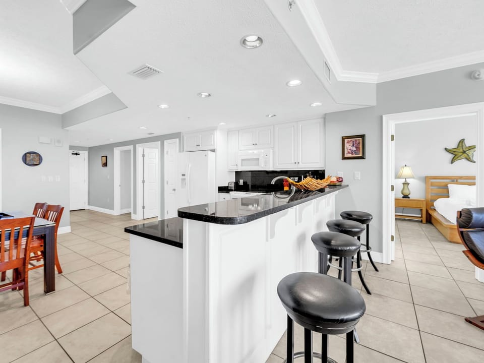 Eat-in bar seating