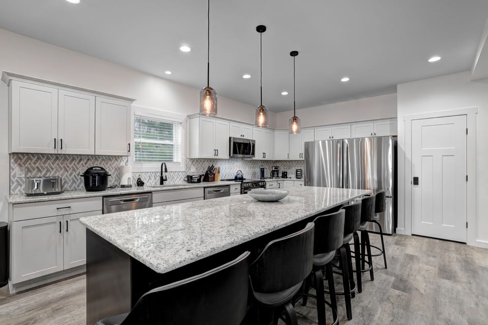 Contemporary kitchen - Main level