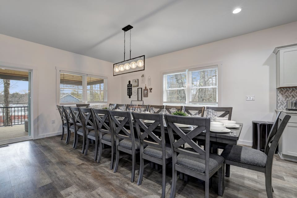 Dinning table with 18 chairs. Lakeview from dinning room.