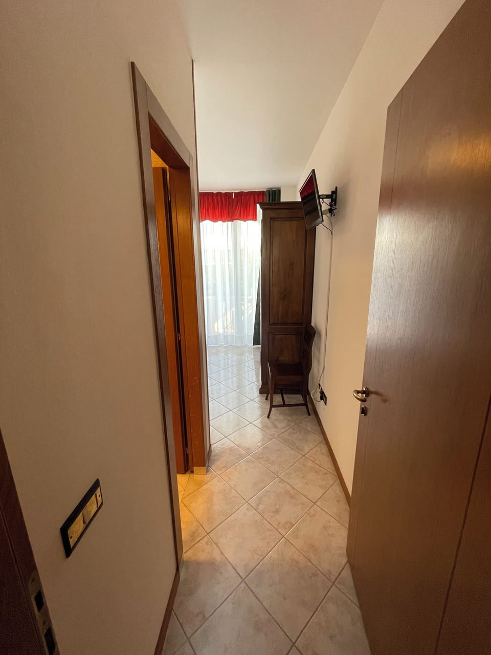 Room | WiFi (free)