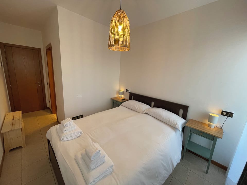 Room | Free WiFi