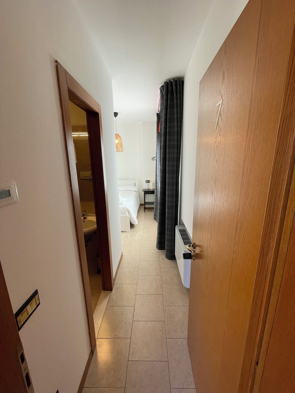 Room | Free WiFi