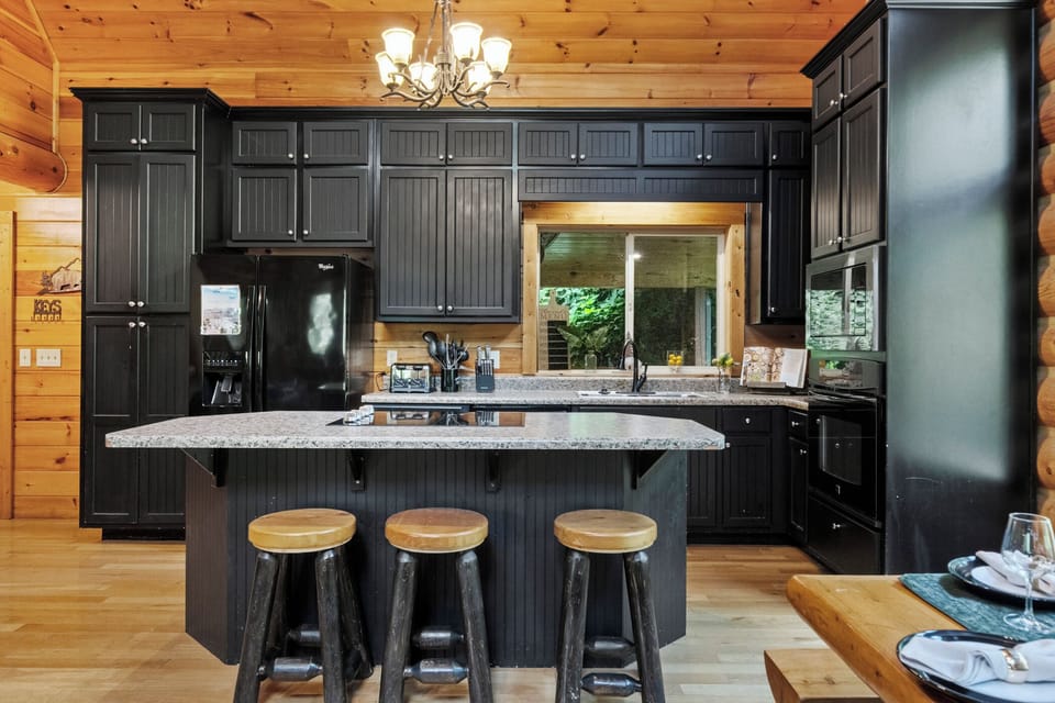 The Kitchen Island is a great spot for quick breakfasts or appetizers! 🥨