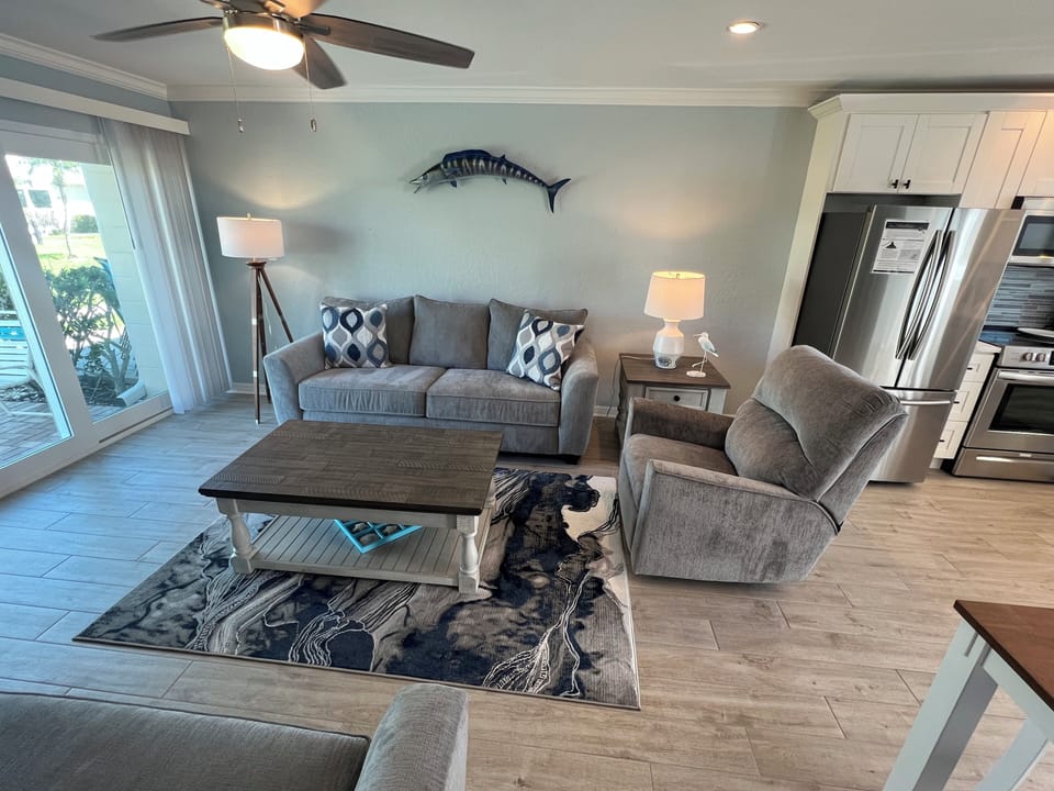 living room with queen sleeper sofa
