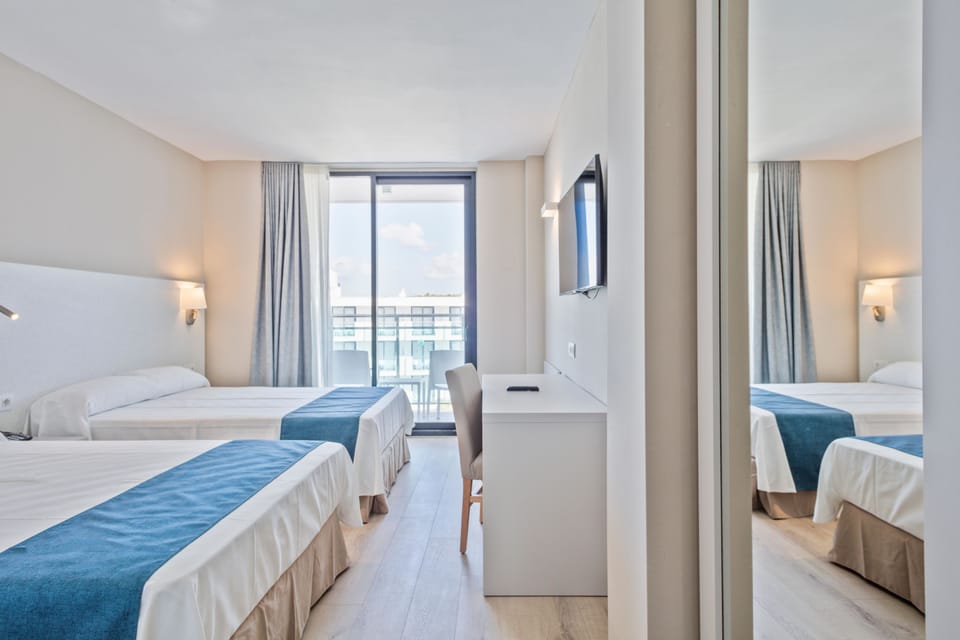 In-room safe, desk, free WiFi, bed sheets