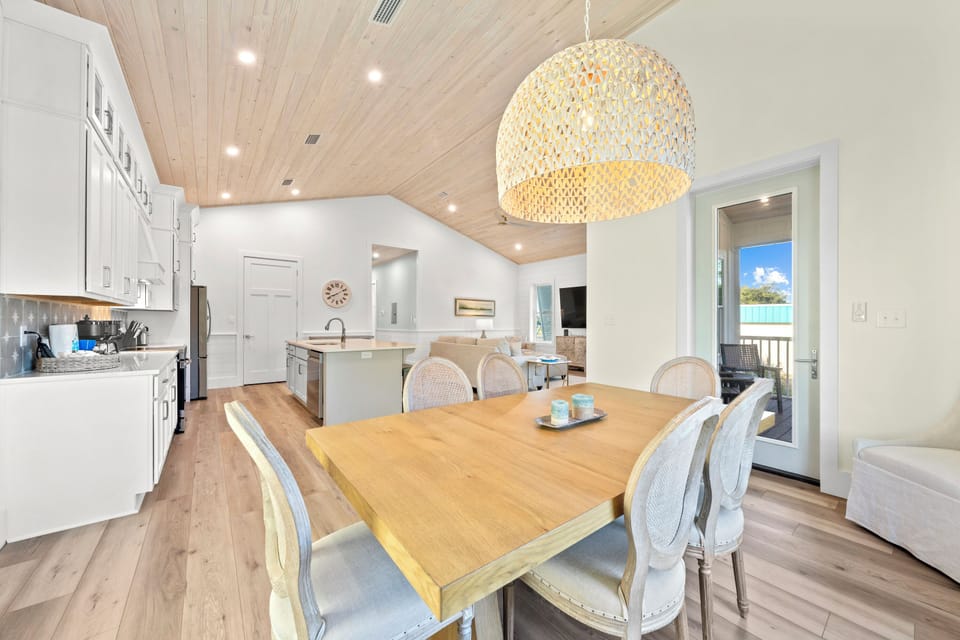 Signature House, 4 Bedrooms, Balcony, Garden View | In-room dining