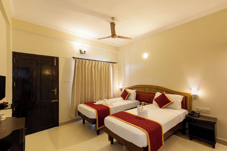Deluxe Double Room, Balcony, Sea View | Iron/ironing board, free WiFi
