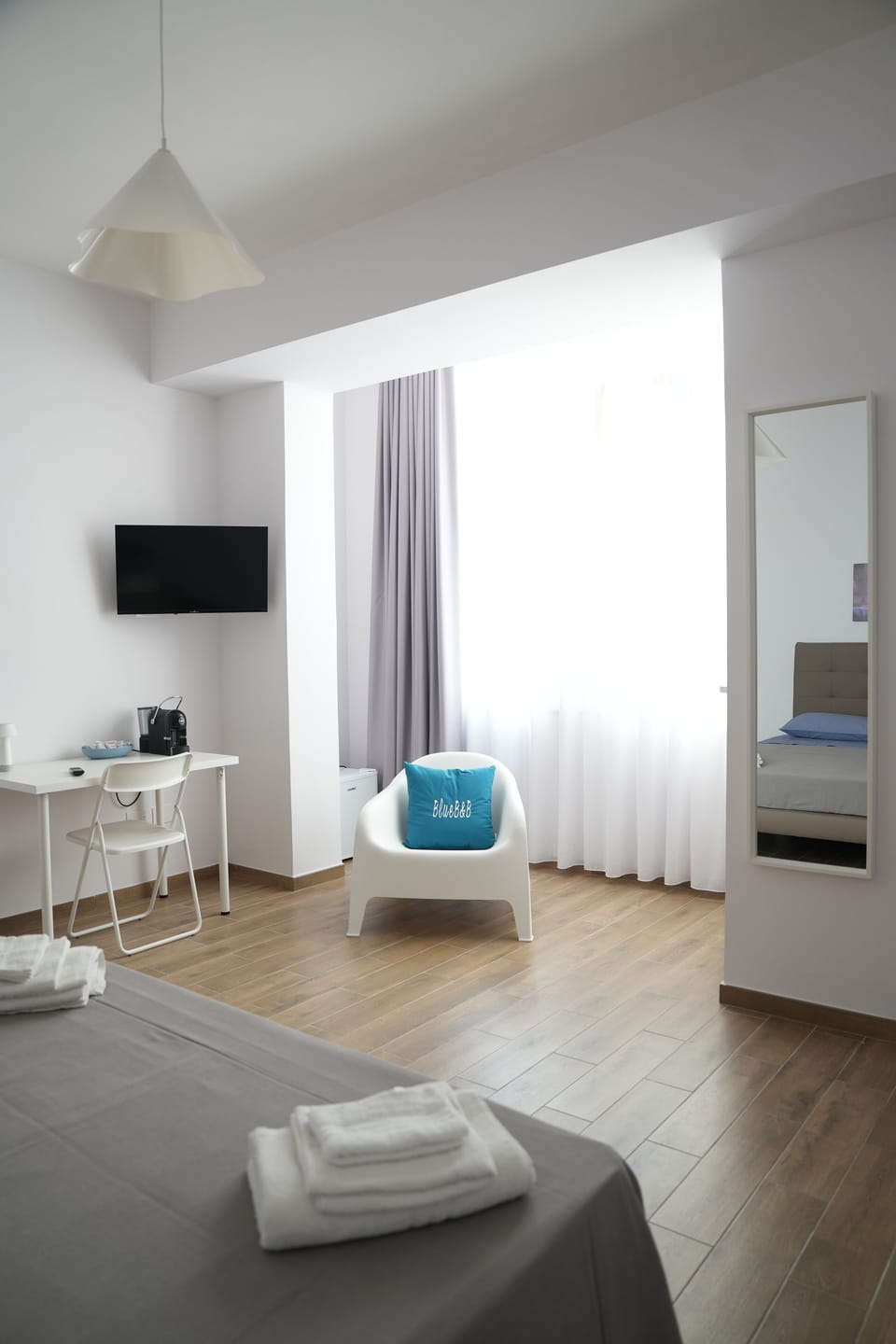 Quadruple Room, Non Smoking | Desk, free WiFi