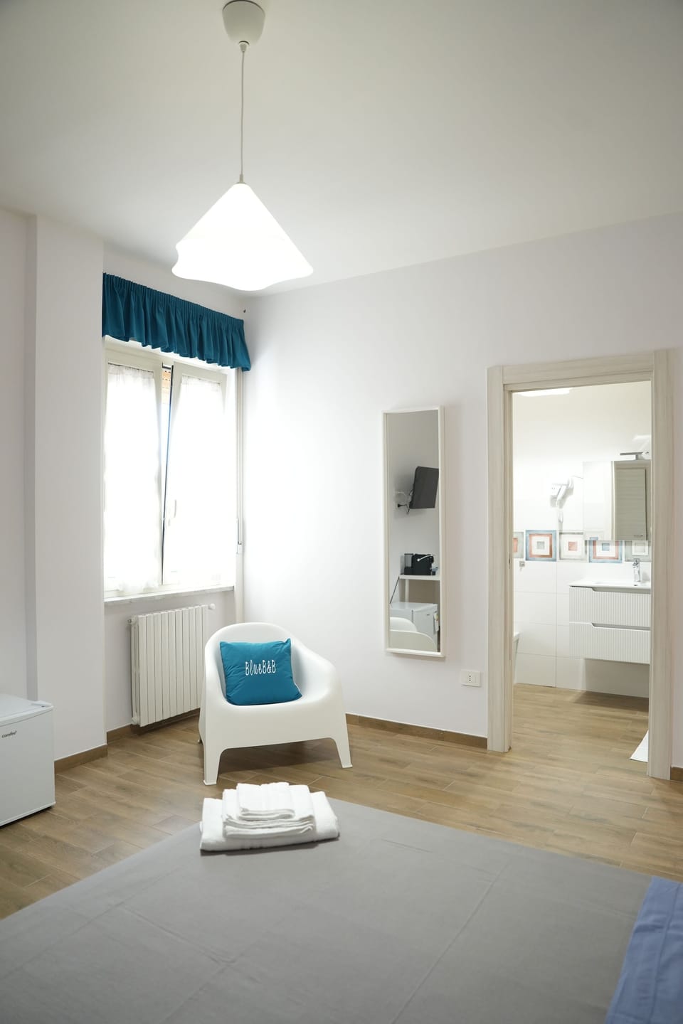 Classic Triple Room, Non Smoking | Desk, free WiFi