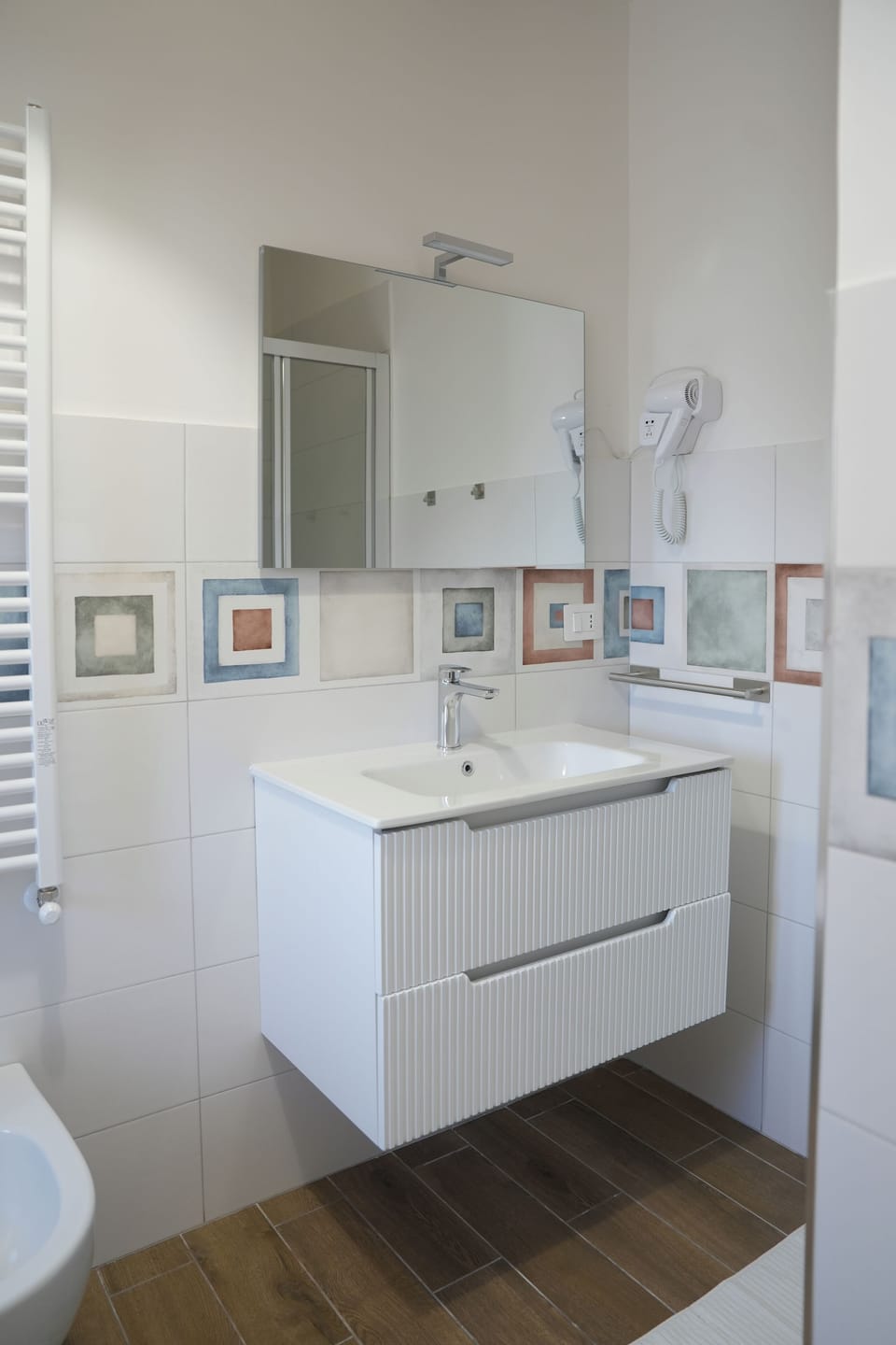 Quadruple Room, Non Smoking | Bathroom | Shower, hair dryer, bidet, towels