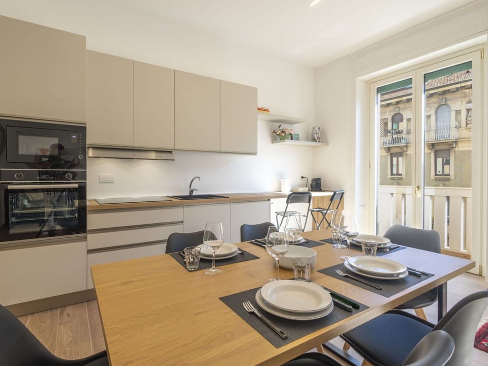 Interior Design, Furniture, Flooring, Wood, Countertop, Kitchen, Ceiling, Kitchen Appliance, Floor, Cabinetry