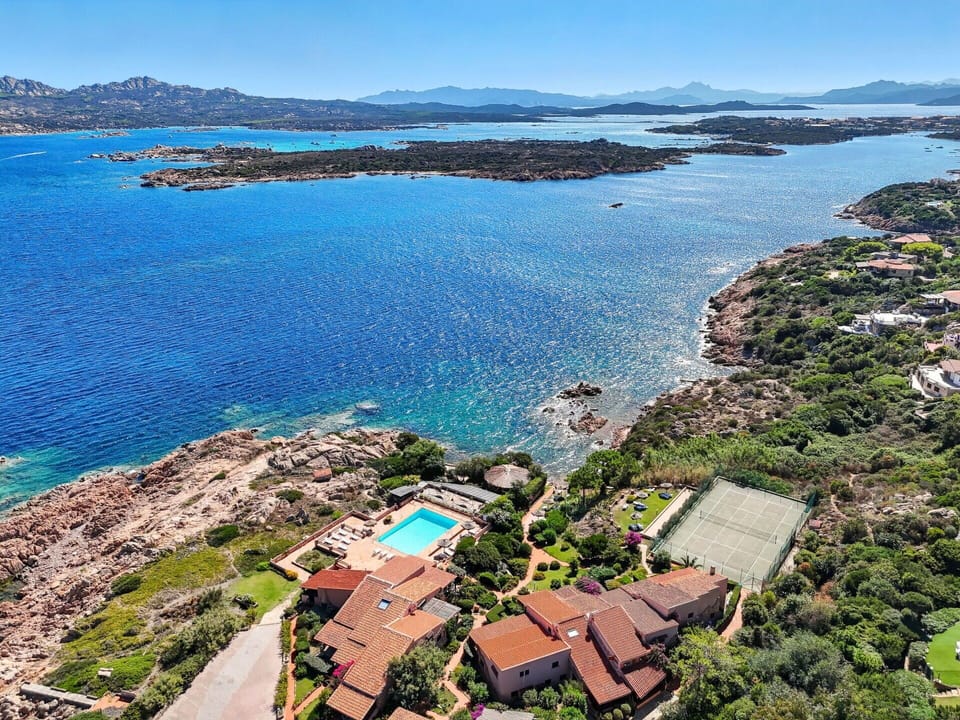 Coast, Sea, Coastal And Oceanic Landforms, Resort, Ocean, Headland, Promontory, Bay, Shore