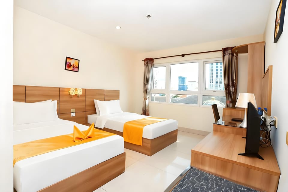 Deluxe Double or Twin Room | Egyptian cotton sheets, premium bedding, memory foam beds, free WiFi