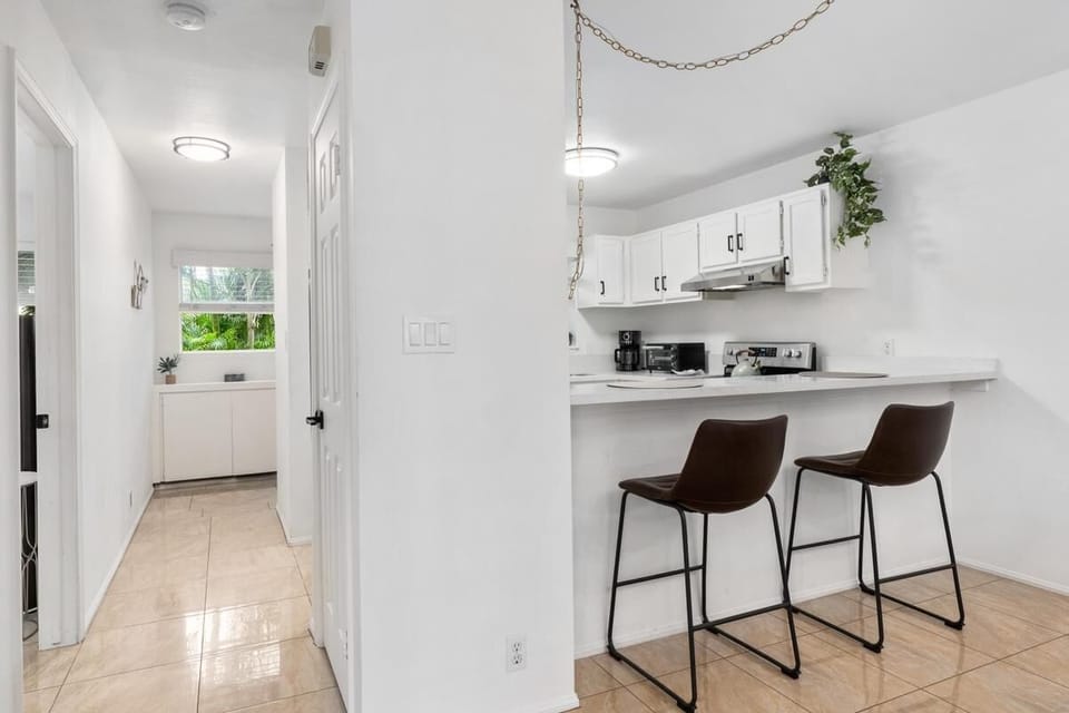 Condo, 2 Bedrooms | Private kitchen | Fridge, oven, coffee/tea maker, toaster
