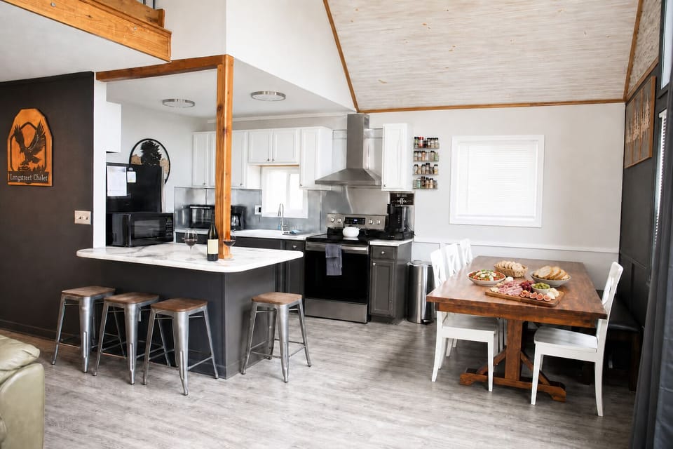 Fully equipped kitchen with modern appliances - perfect for family meals