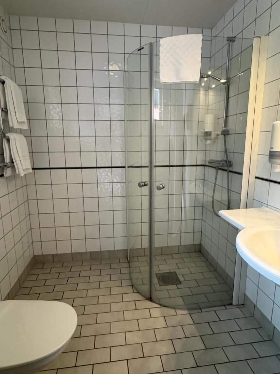 Standard Double Room, Patio | Bathroom