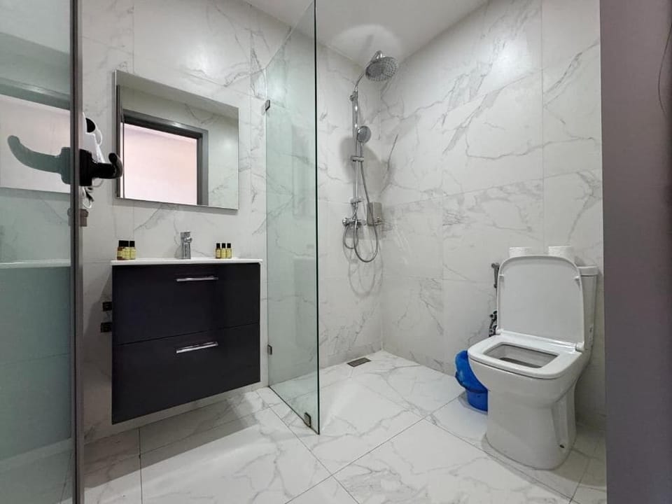 Deluxe Double Room, Balcony | Bathroom