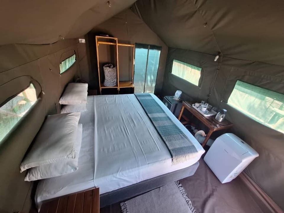 Deluxe Tent, Garden View | Desk, laptop workspace, WiFi (free)