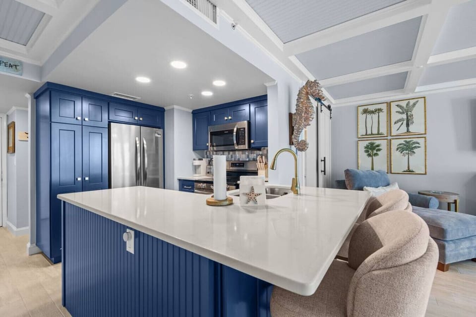 Kitchen Island – Large island with seating, perfect for entertaining.