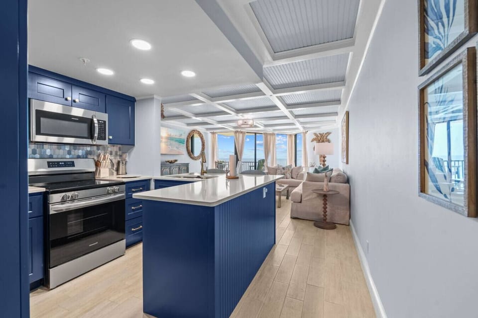 Open Kitchen & Living – Spacious open layout with ocean views throughout.