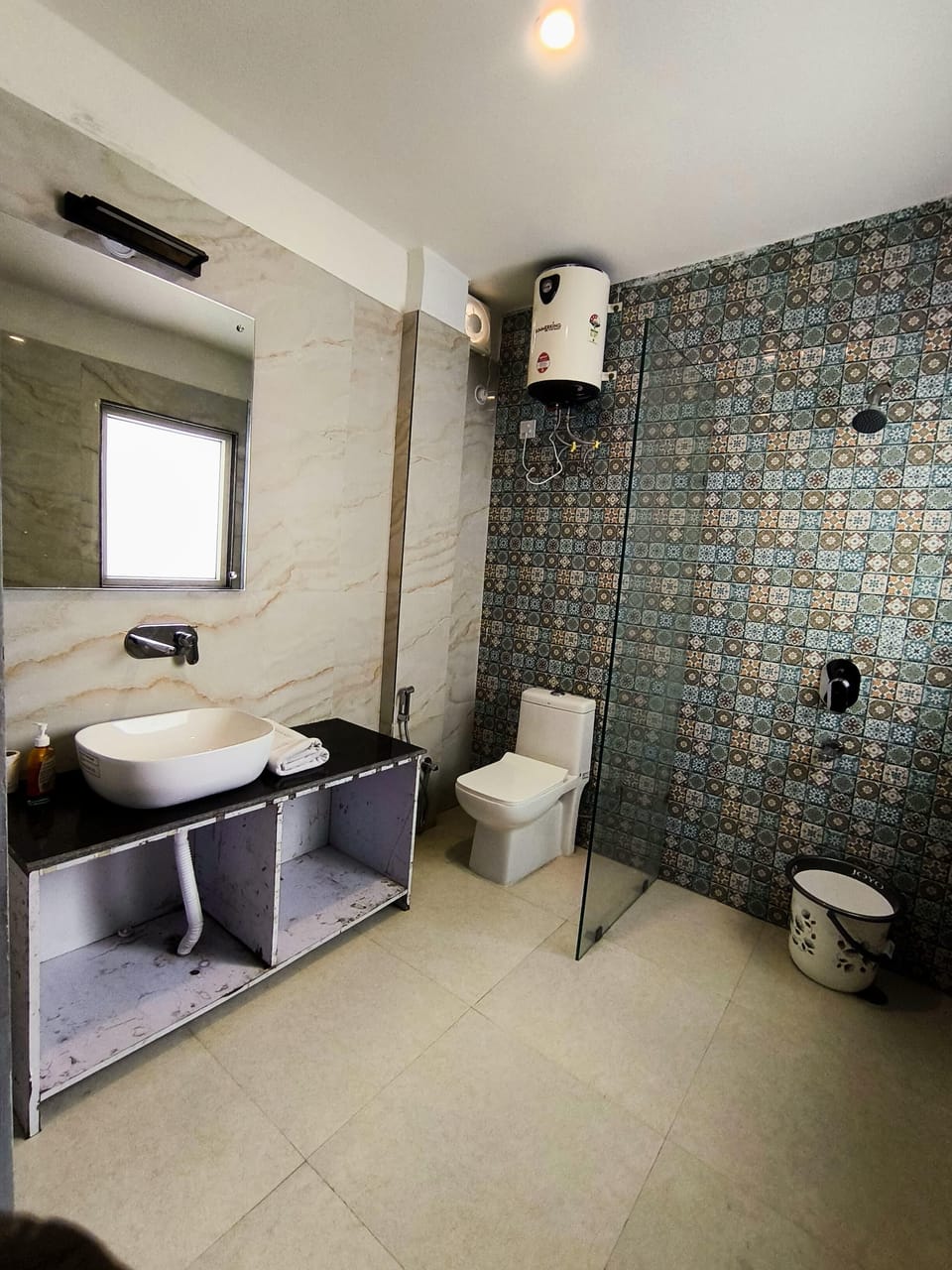 Standard Room | Bathroom | Shower, towels, soap, shampoo