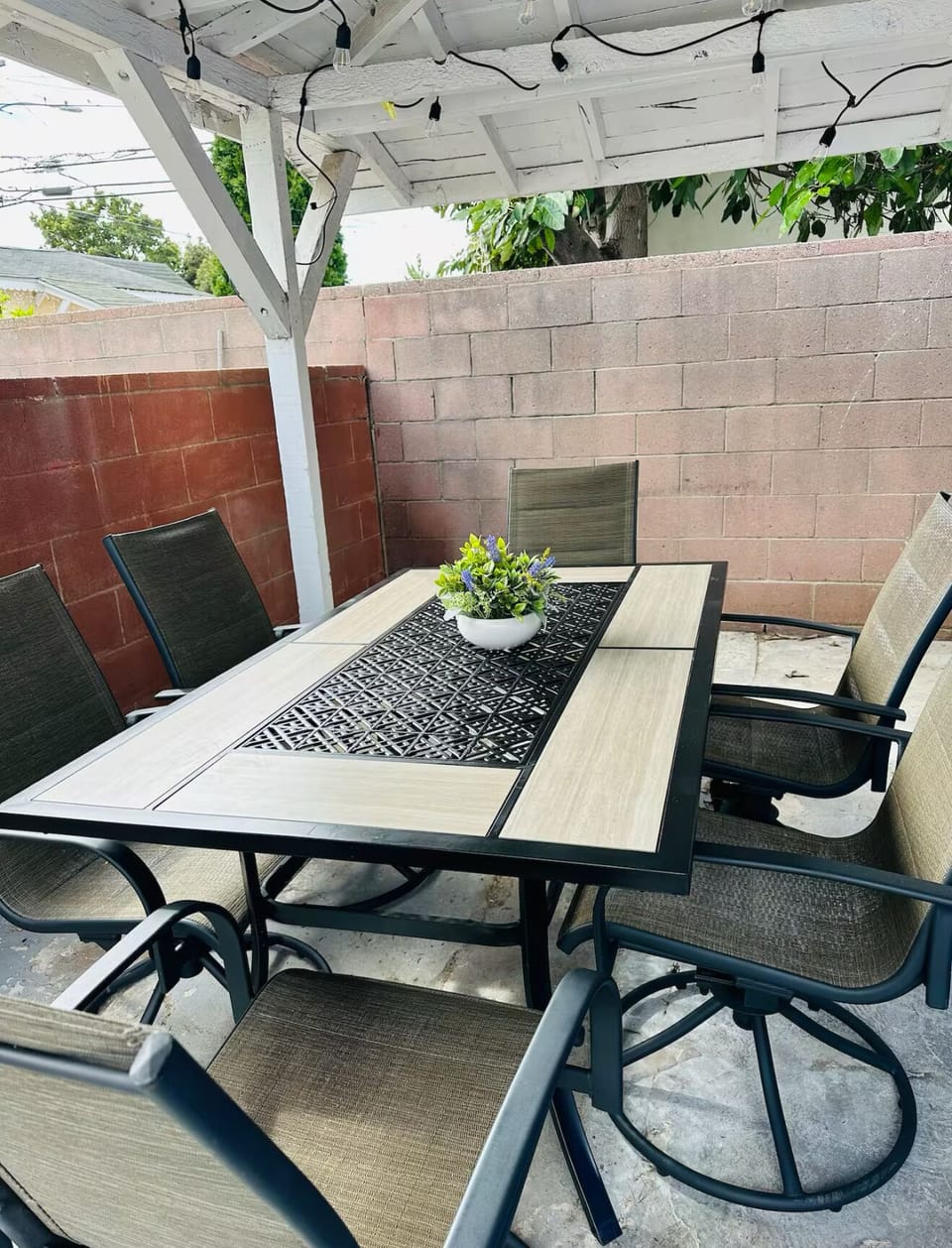 Outdoor dining