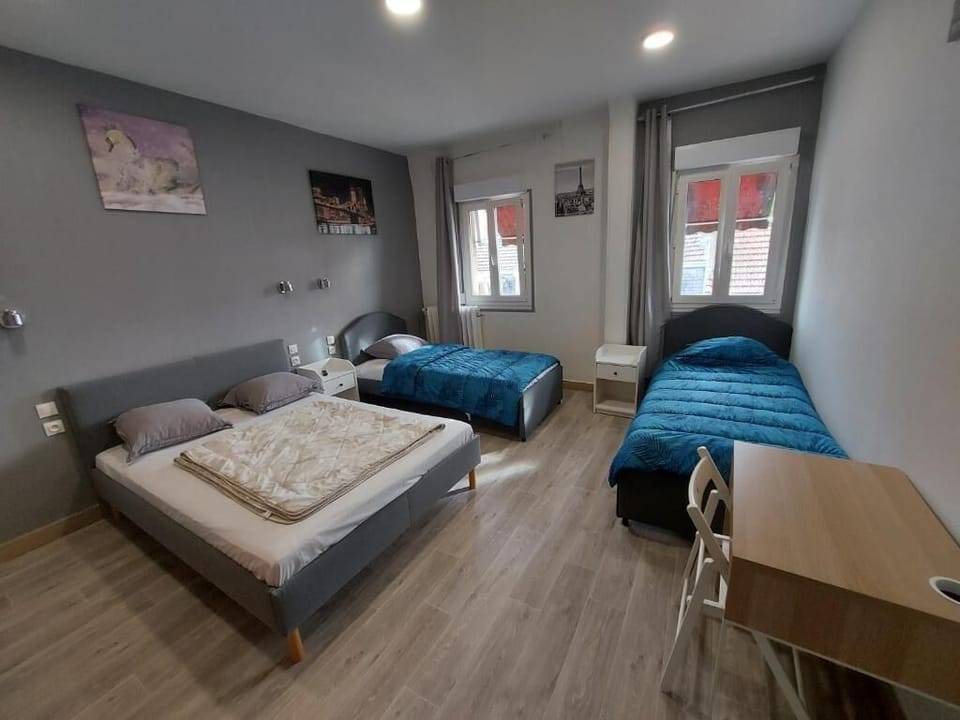 Comfort Quadruple Room | Desk, laptop workspace, free WiFi