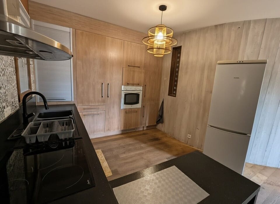 Family Apartment, Garden View | Private kitchen | Electric kettle, highchair